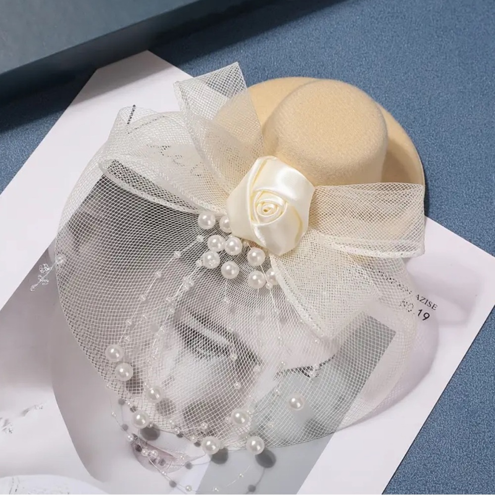 Pearl Elegance Mini Hat Fascinator – Cream